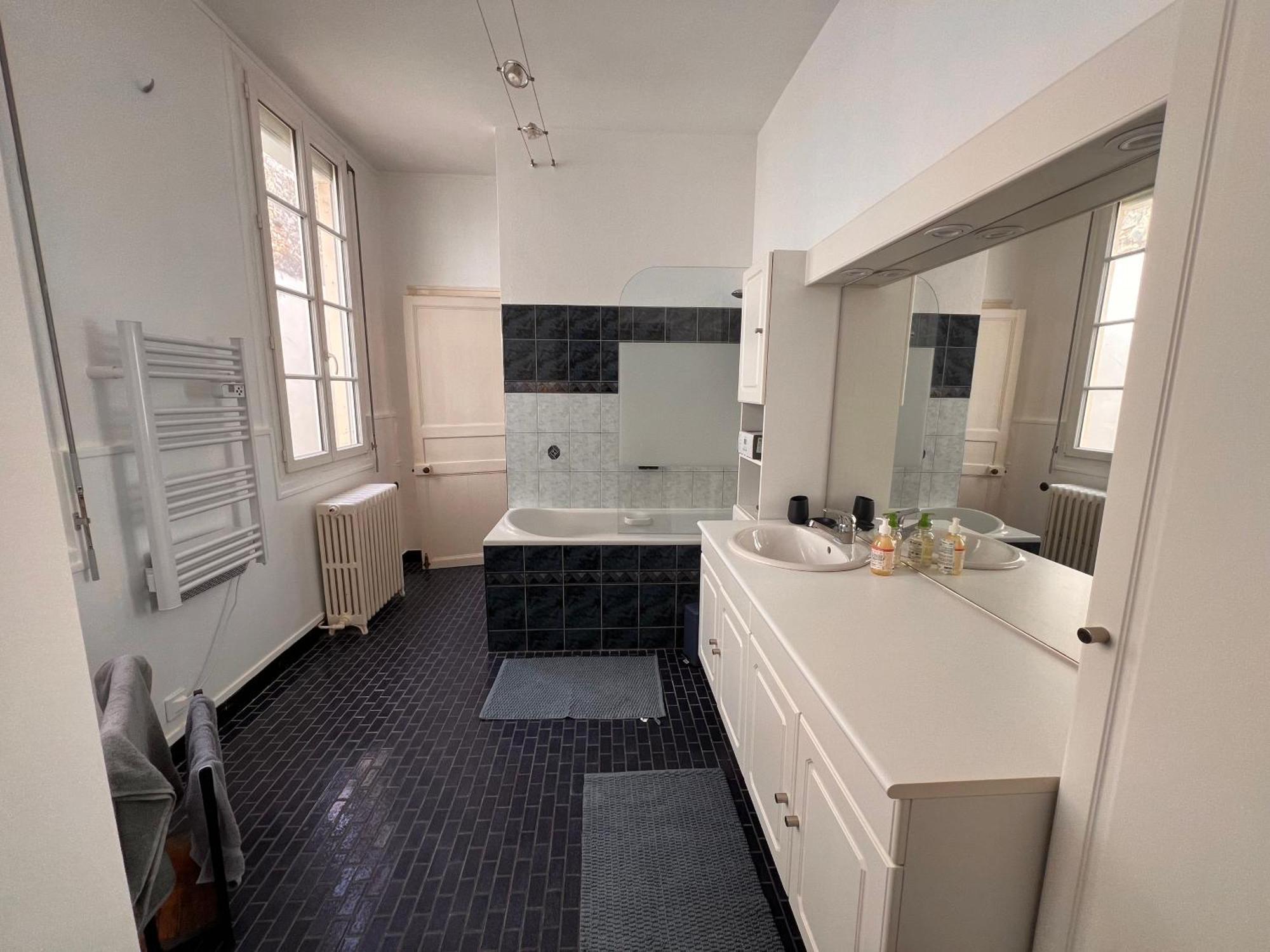 La Colbertine - Charming Apartment In Place Colbert Rochefort  Eksteriør billede