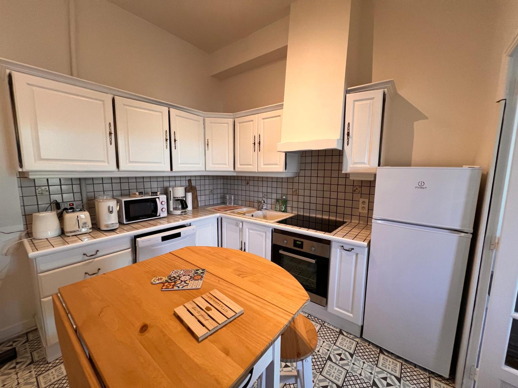 La Colbertine - Charming Apartment In Place Colbert Rochefort  Eksteriør billede